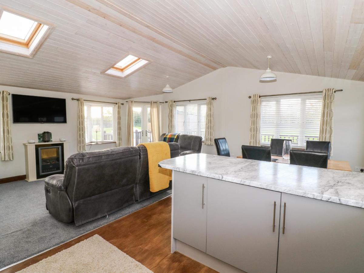Oakwood Lodge York Eksteriør bilde